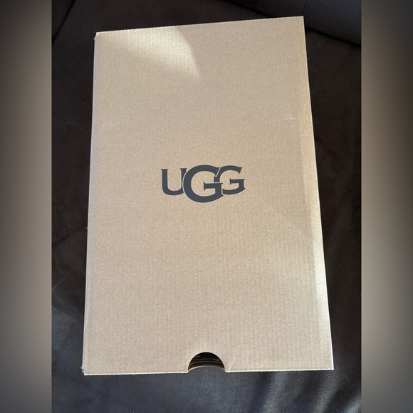 Brand new never worn Tasman UGG - Picture 7 of 9